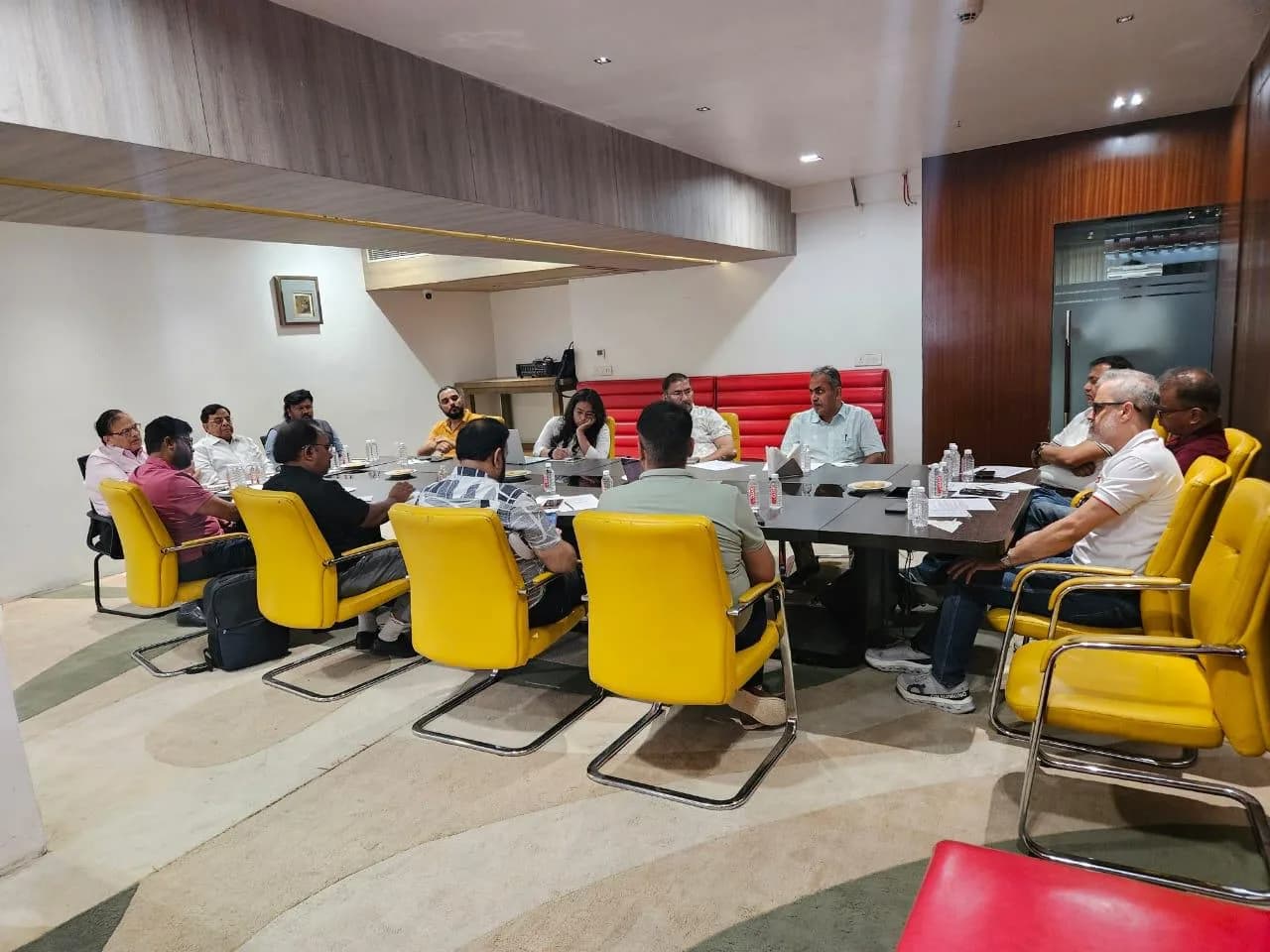 In-depth dialogue: Channel partners and association leaders discuss critical issues and future strategies during the FAIITA–UPCDWA meet in Lucknow.